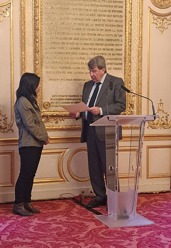 [FRANCOPHONIE] Remise du prix du concours de la PLUME d'OR 2022 à Karen ...