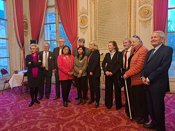 [FRANCOPHONIE] Remise du prix du concours de la PLUME d'OR 2022 à Karen ...